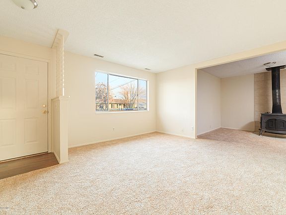 4th image of 2506 Edgecliff Dr
