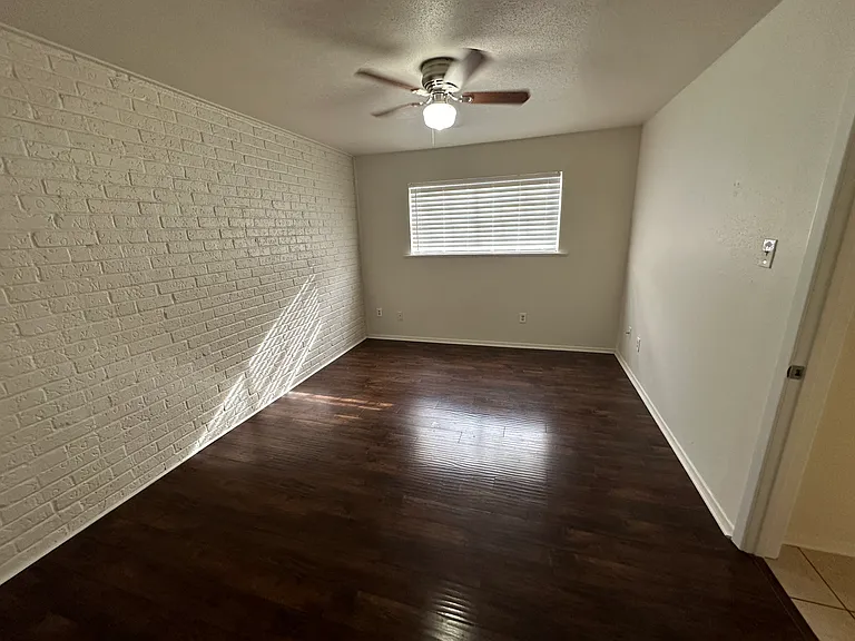3121 Johnston St #114 — Photo 19