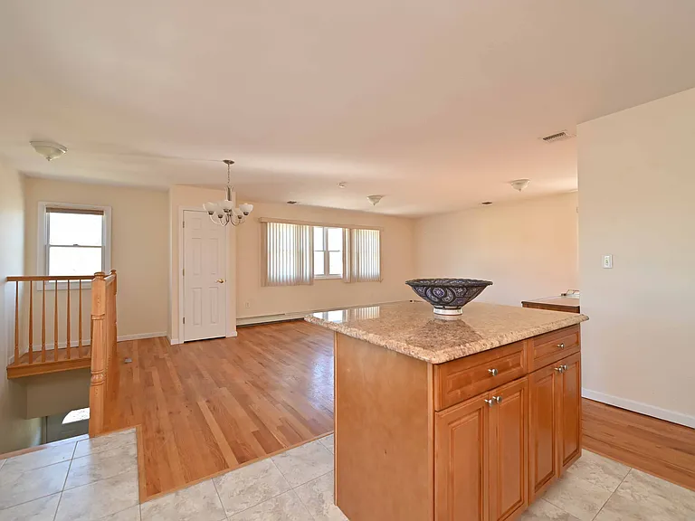 180 Fairbanks Ave #2 — Photo 10