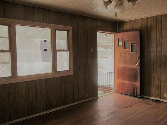 3rd image of 1825 Wilson Ave