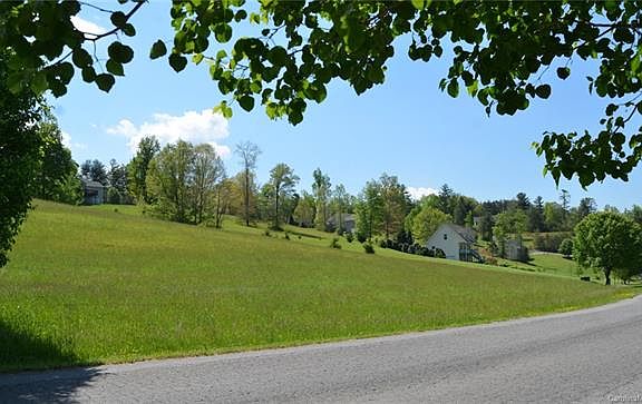 5th image of 52 Ivy Meadows Dr