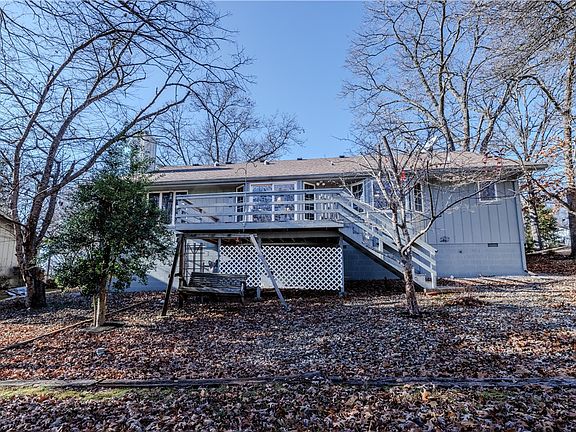 2nd image of 17 Farnham Dr