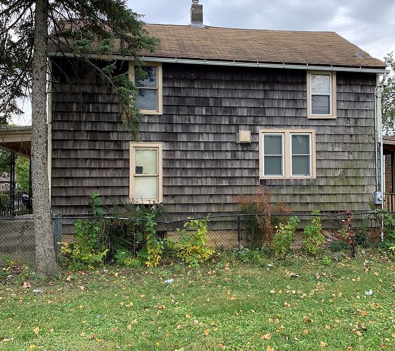 2nd image of 9204 S Harper Ave