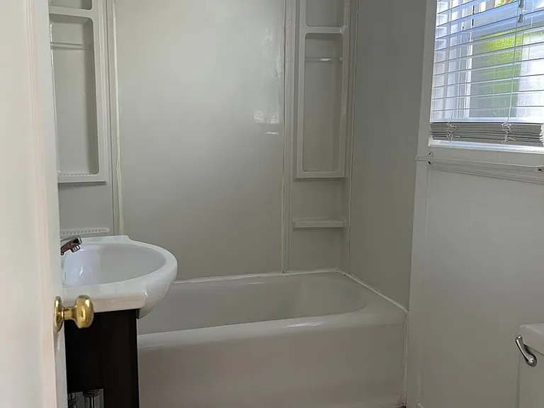 5318 NE Wistaria Dr — Photo 11