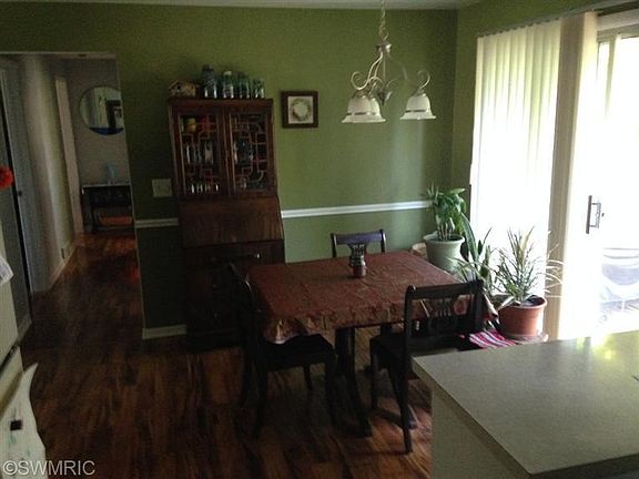3rd image of 513 Marcia Ln