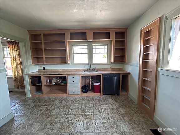 5th image of 206 W Emerson Avenue