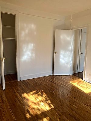 5th image of 975 Sherman Ave #S51