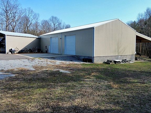 3rd image of 2260 Oakdale Rd