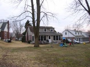 913 Greenbriar Ln, Springfield, PA 19064