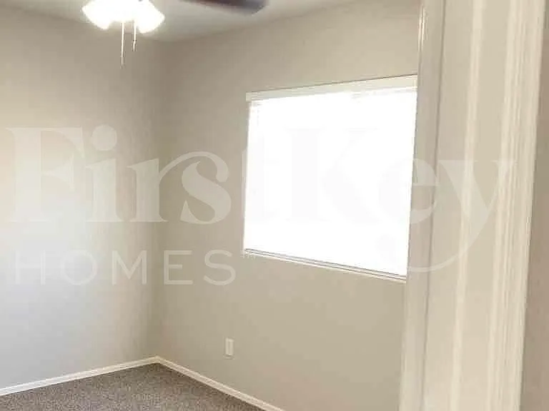 7729 S 37th Way — Photo 6