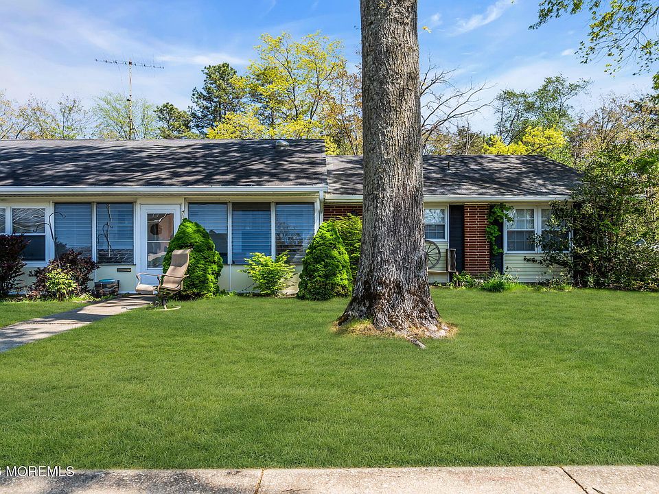1st image of 717B Buckingham Drive