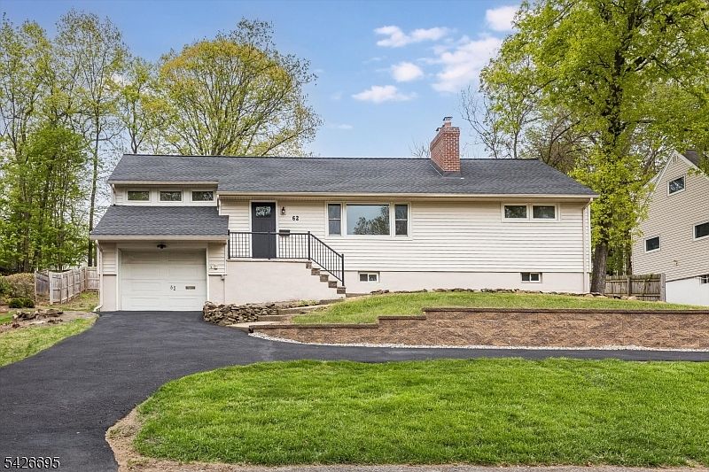 1st image of 62 Elmwood Ter