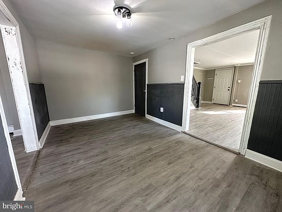 4th image of 239 Saint Marys St