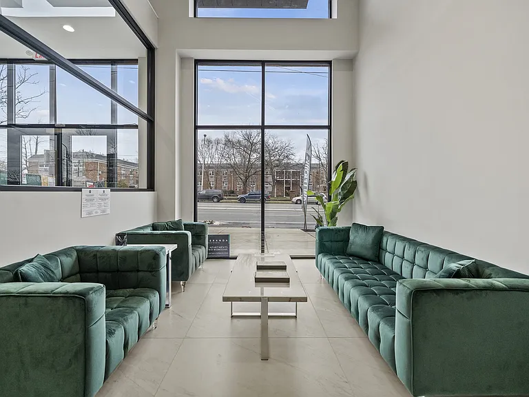 Veranda Apartments — Photo 17