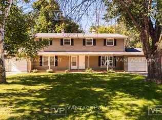 2516 N View Ct, Green Bay, WI 54303