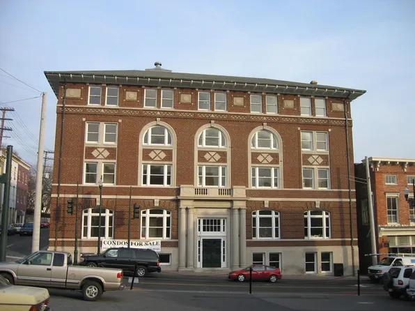 41 N Augusta St APT 10, Staunton, VA 24401