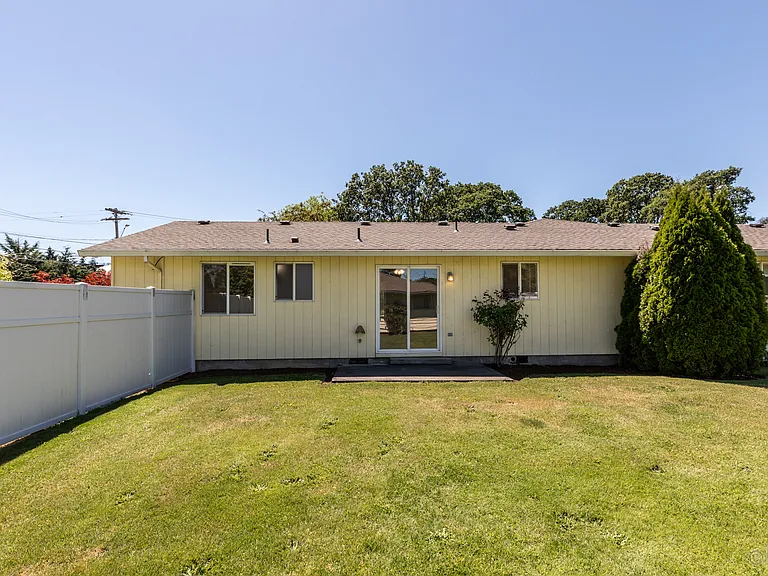300 N Vernonia Rd — Photo 9