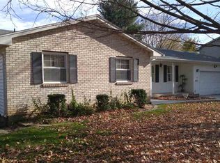 711 S 15th St, Clinton, IA 52732