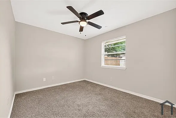 10402 Permian Dr — Photo 16