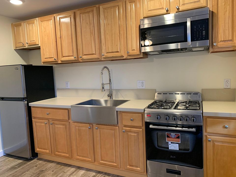 2nd image of 7813 1/2 Crockett Blvd #7813-1/2