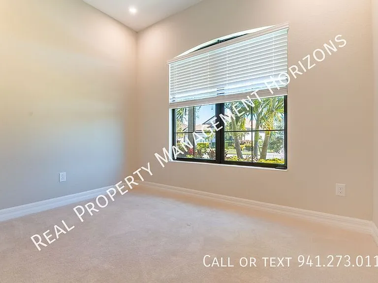 7036 Highgate Ln — Photo 10