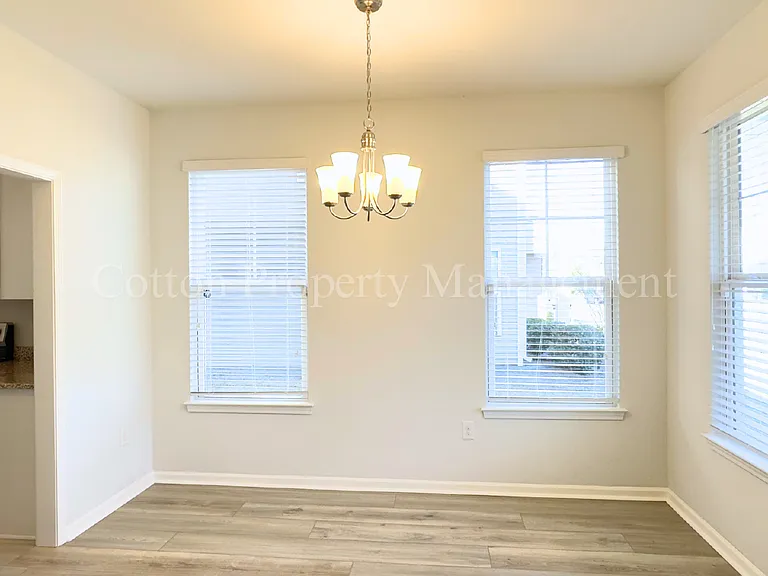 7313 Chipley Dr — Photo 9