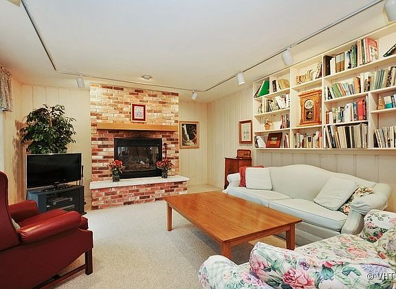 5th image of 20600 Greenwood Dr