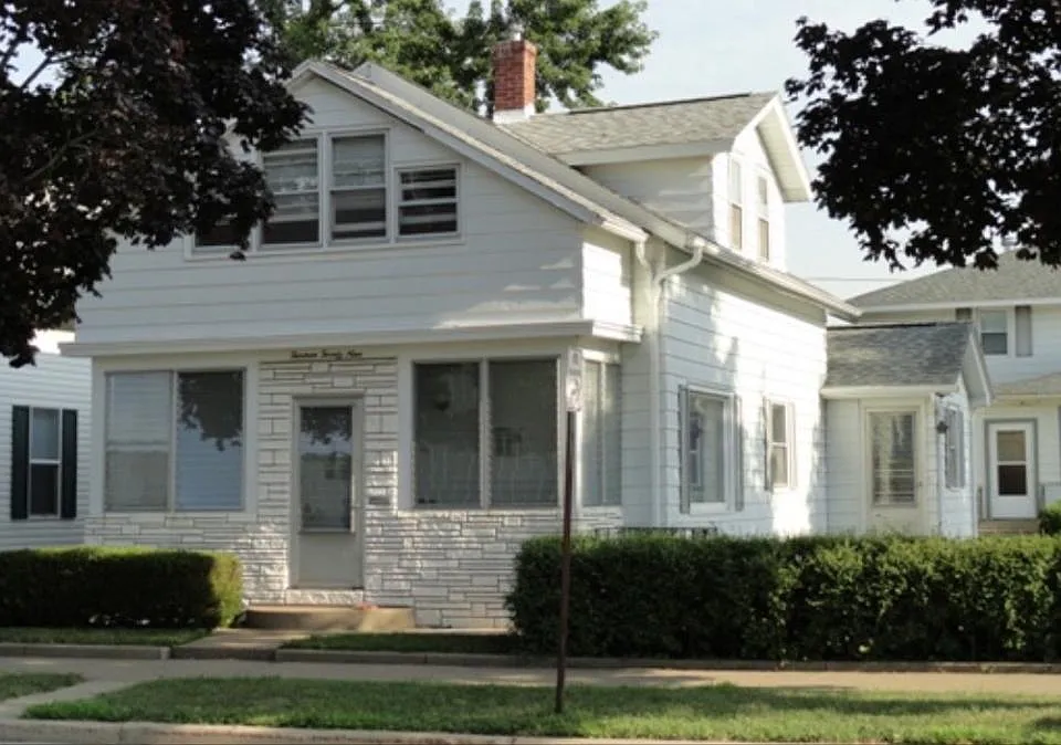 1331 Green Bay St