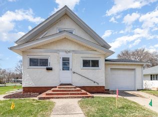 504 Pershing Ave N, New Prague, MN 56071
