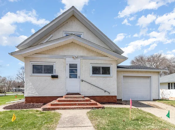 504 Pershing Ave N, New Prague, MN 56071