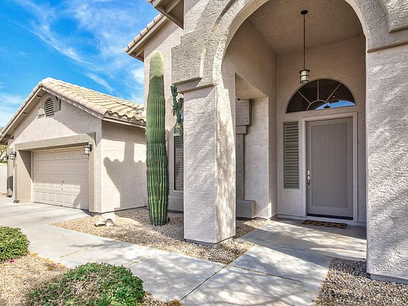 3rd image of 5109 E Barwick Dr