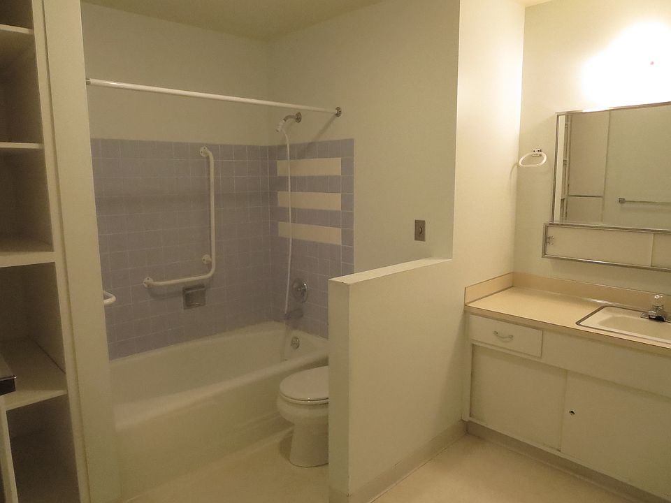 2nd image of 951 Ronald Ave