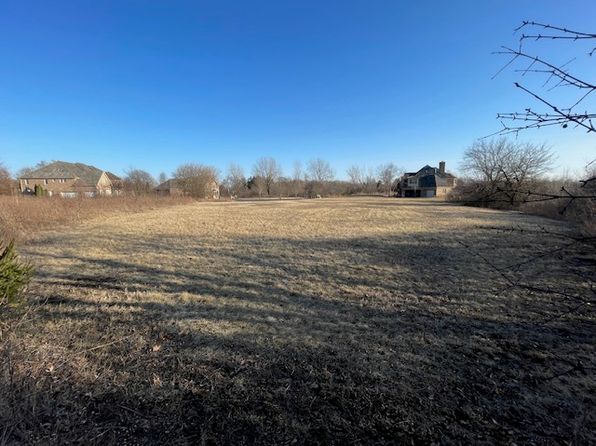 6873 Ellis Dr, Lake Zurich, IL 60047