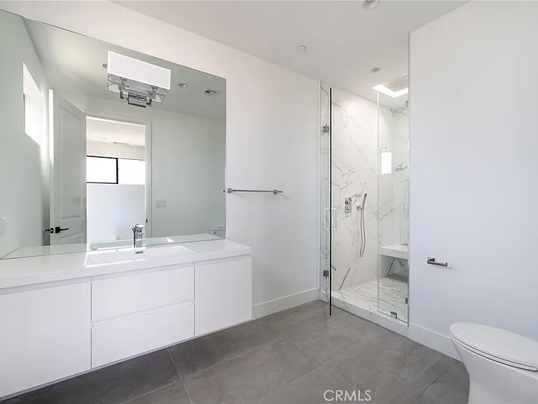 1805 S Longwood Ave — Photo 17