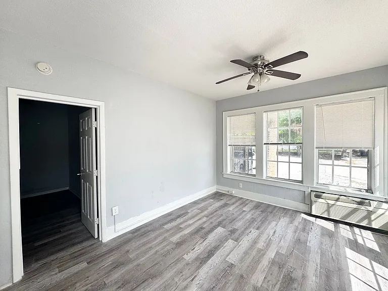 704 Cordova Dr #1 — Photo 7