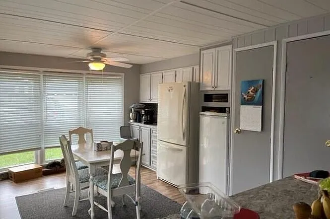 25 Sandalwood Cir — Photo 3