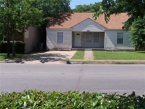 2nd image of 3203 W Clarendon Dr