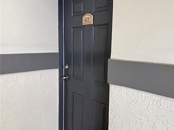 4th image of 3421 Winkler Ave APT 411