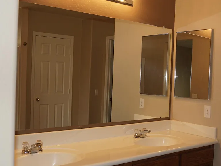3761 W Wayne Ln — Photo 19