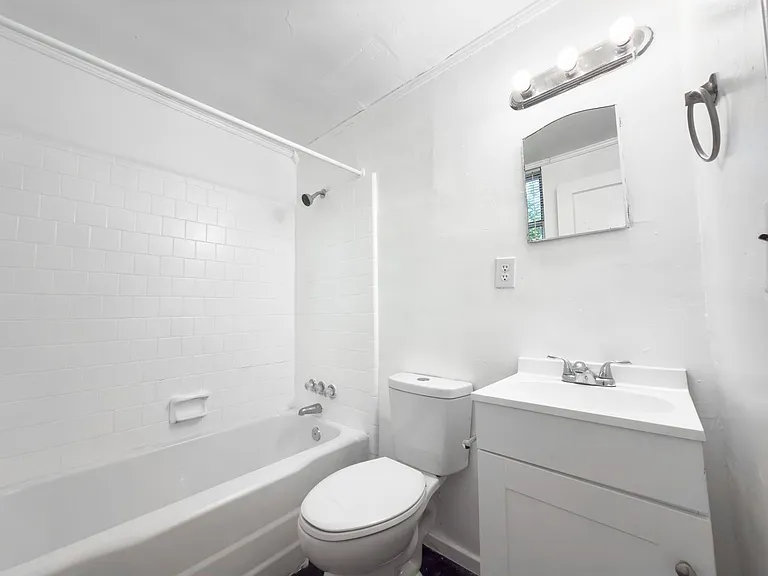 2181 Eleanor Dr — Photo 9