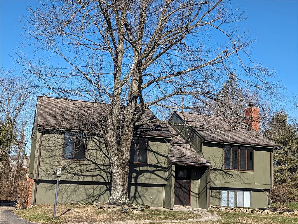 102 Yellowstone Dr photo 1