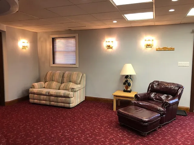 Living/TV room (all furniture/TV removed)