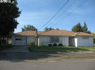 112 SW Second St, Grass Valley, OR 97029