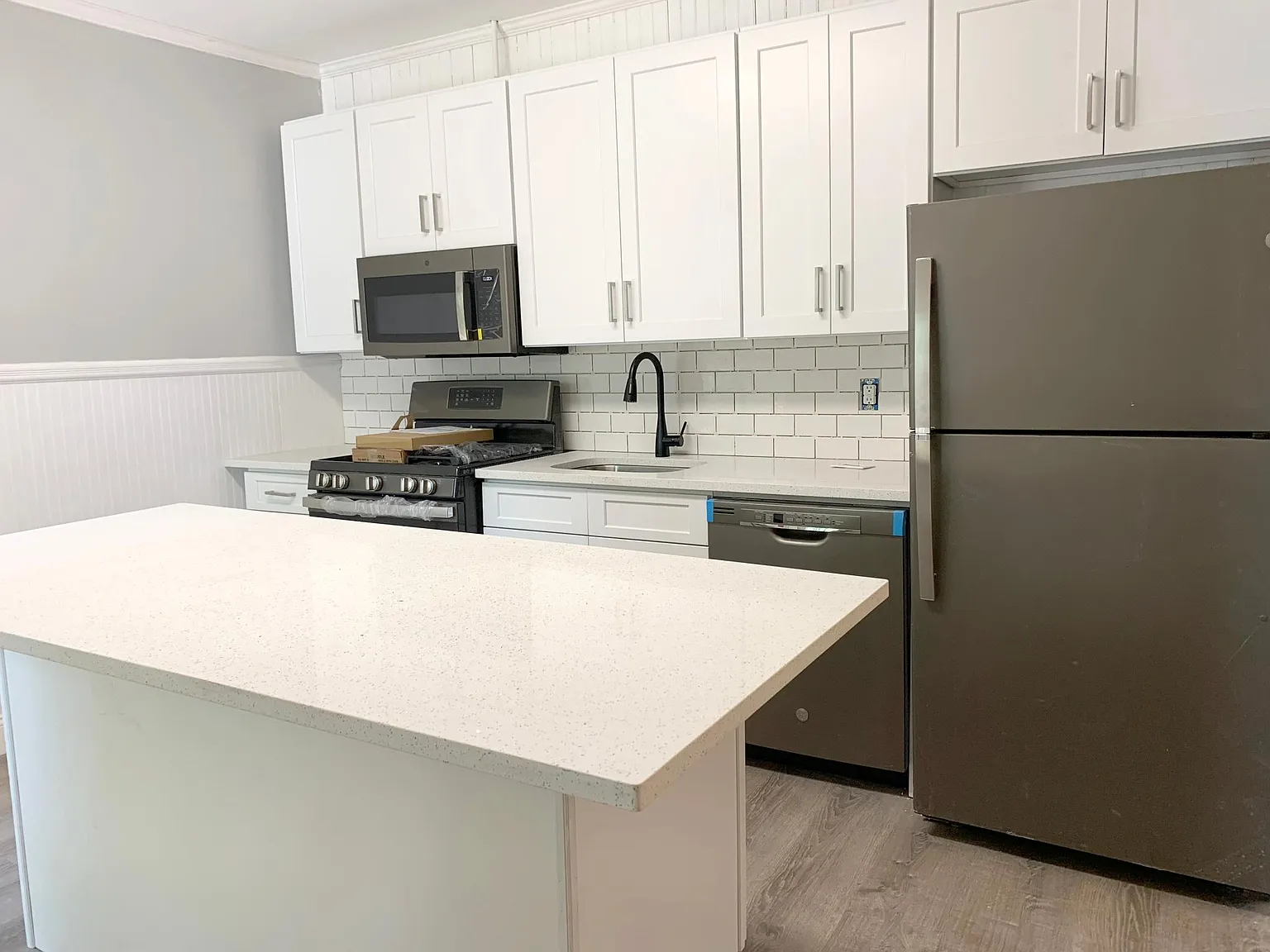 1 bed, 900 sqft, $2,600 — Photo 1