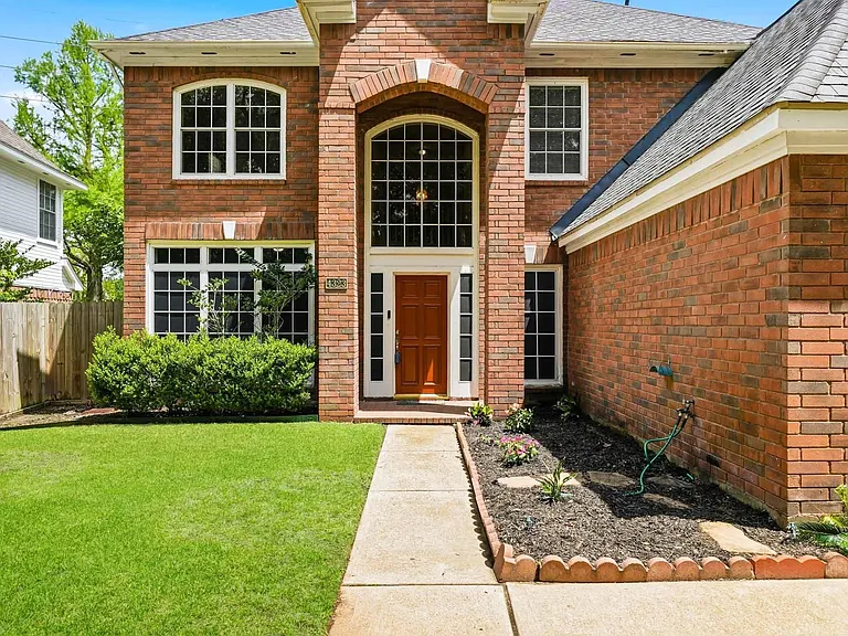 4323 Ringrose Dr — Photo 3