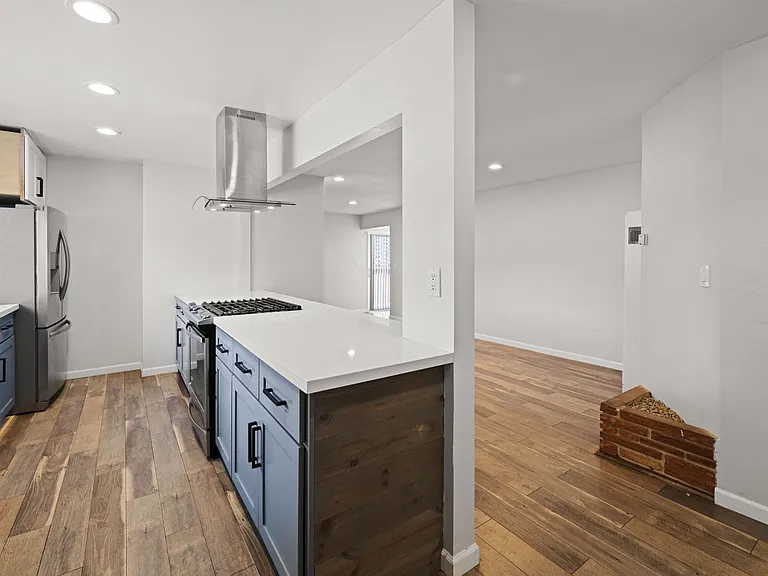5139 Ewing St — Photo 13