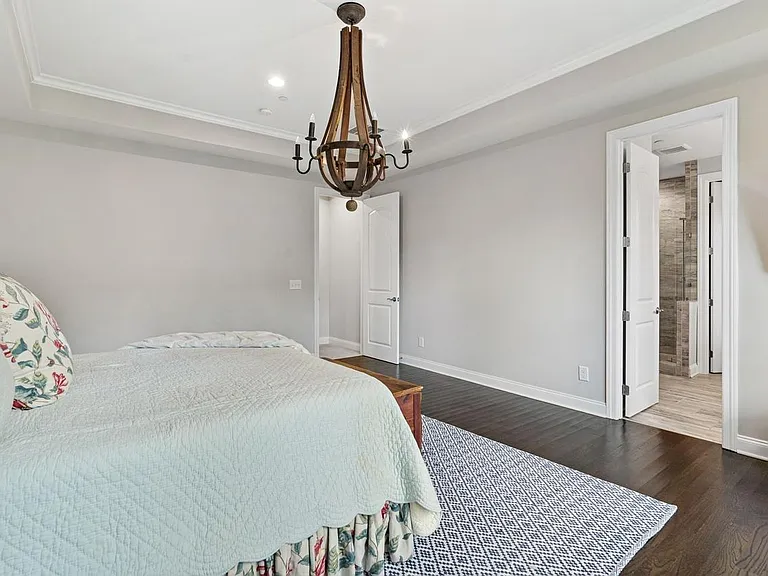 138 Haverford Dr — Photo 10