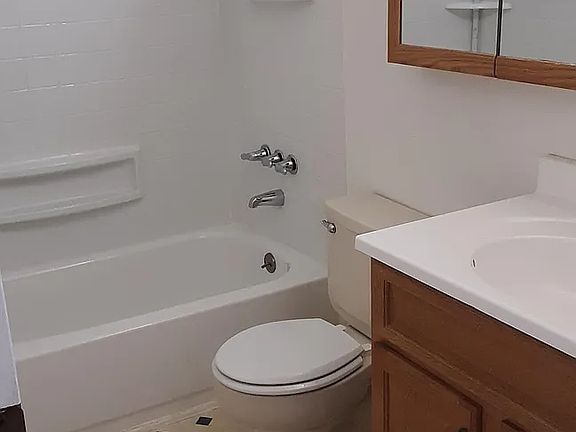 4th image of 253 S Adams Dr