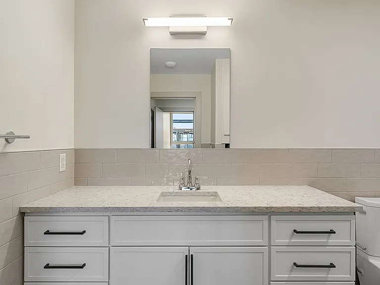 Bank Street Apartments at Burlington Square — Photo 10