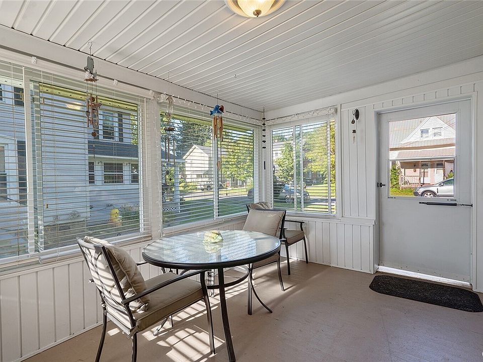 33 Delevan St, Auburn, NY 13021 Zillow